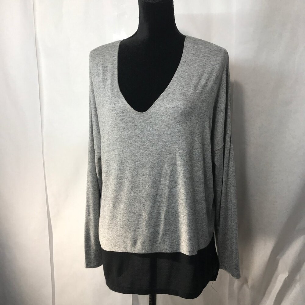 Zara Long Sleeve Shirt Blouse Medium Women’s Gray Pull On Scoop Neck Stretchy..